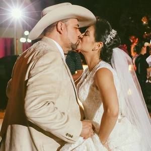 Meet your Posher, Casandra